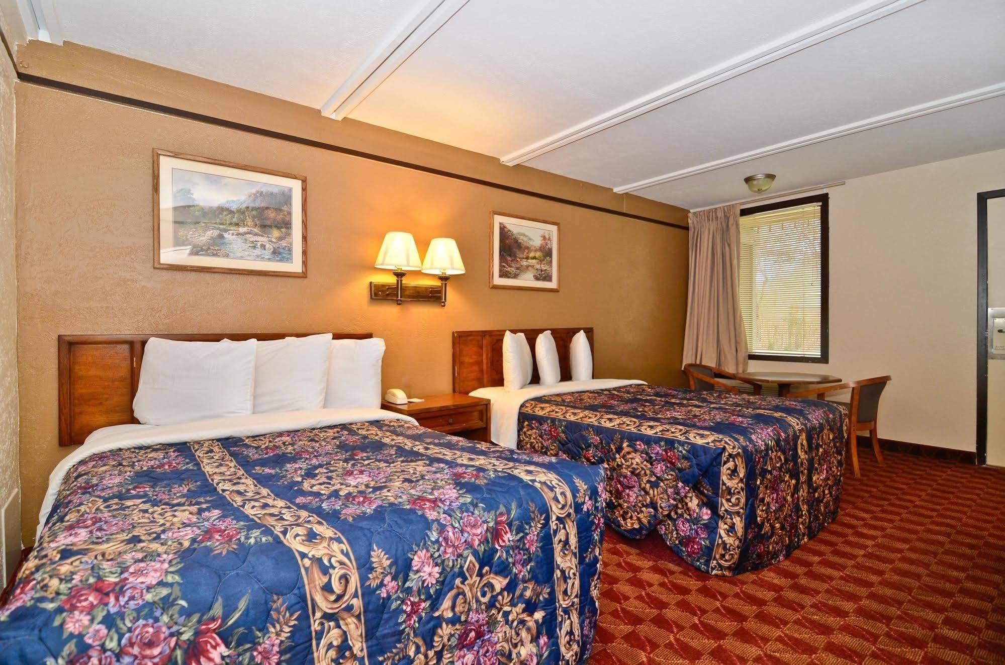 Spanish Trace Inn Athens Eksteriør bilde
